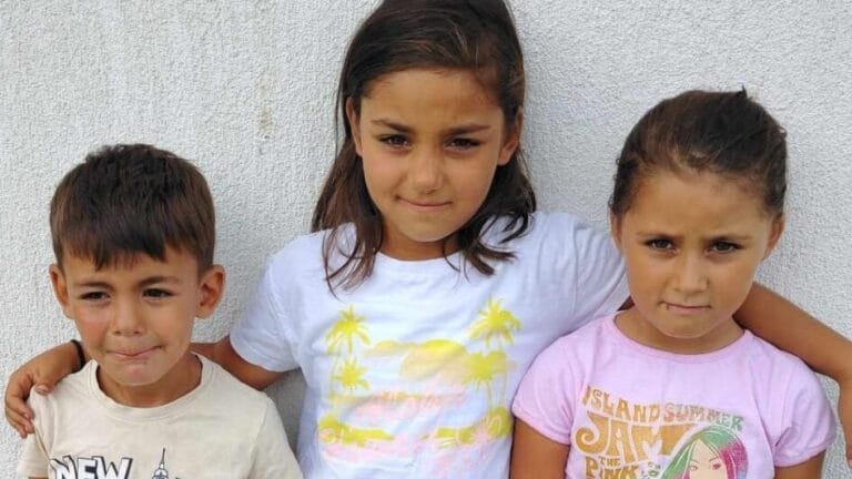 daria (8 ani) georgiana (6 ani) și andrei (5 ani) moara nouă județul prahova